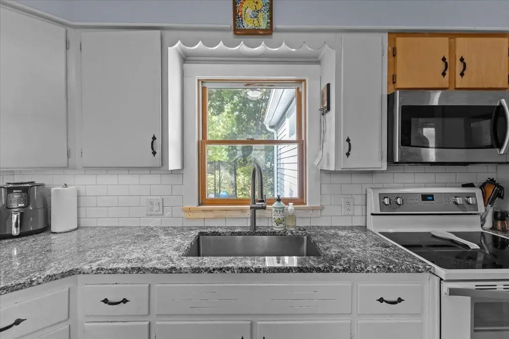 11 Barrett Street South Burlington VT 05403