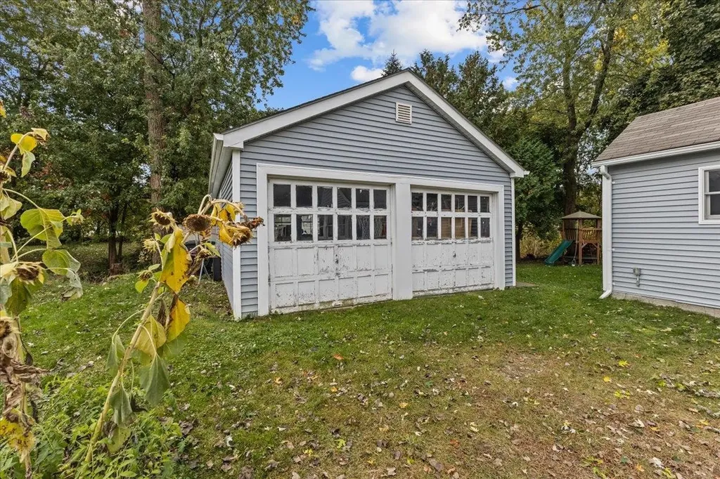 11 Barrett Street South Burlington VT 05403