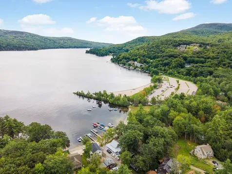 8 Snow Road Newbury NH 03255