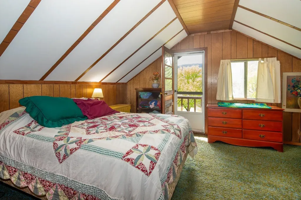 493 East Road Tinmouth VT 05773