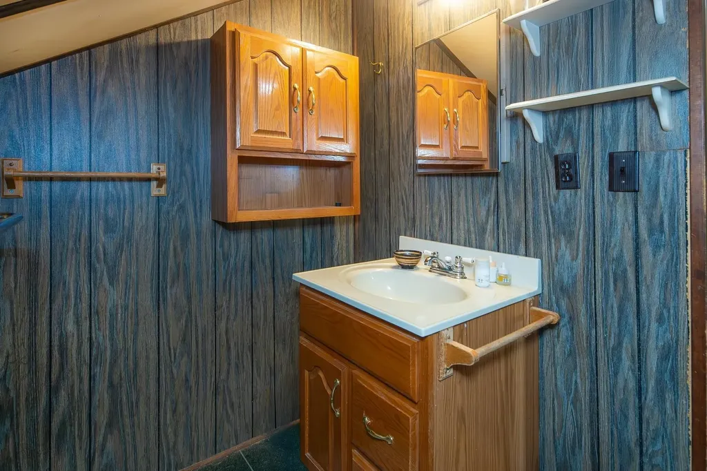 493 East Road Tinmouth VT 05773