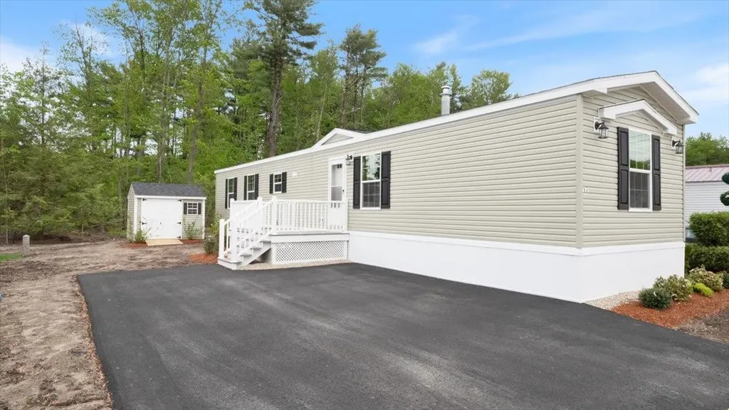 29 Lowell Road Salem NH 03079