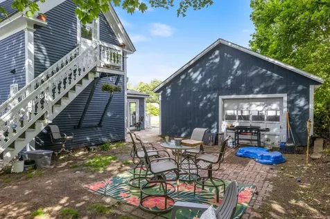 81 Main Street Raymond NH 03077