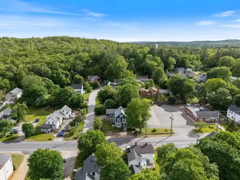 81 Main Street Raymond NH 03077