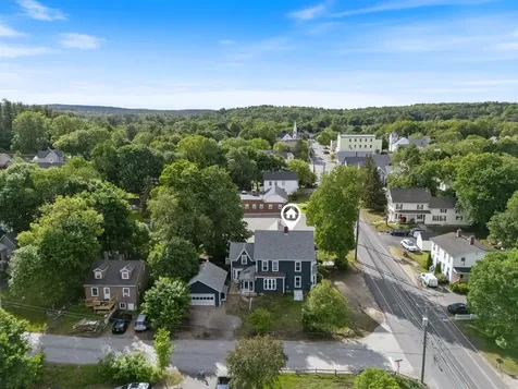 81 Main Street Raymond NH 03077