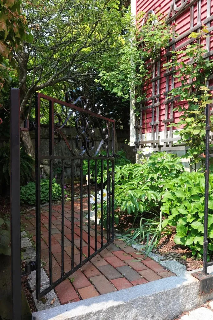 11 Howard Street Portsmouth NH 03801
