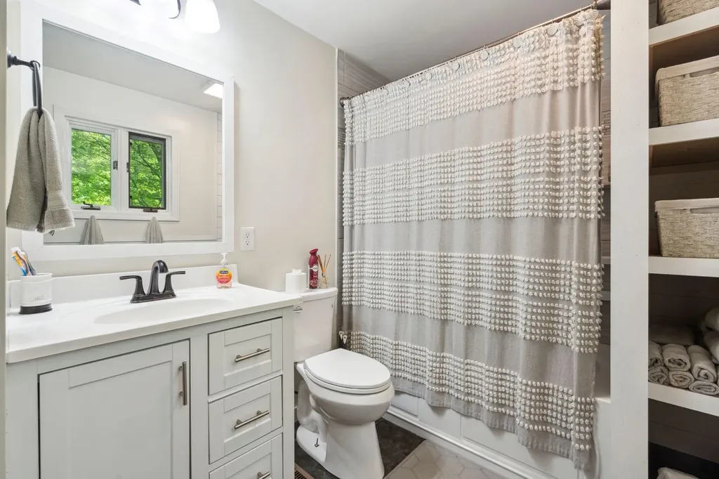 54 Barton Whitney Road Newport NH 03773