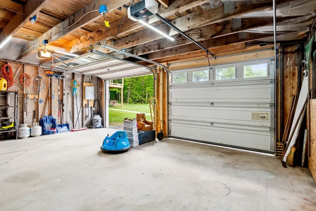 54 Barton Whitney Road Newport NH 03773