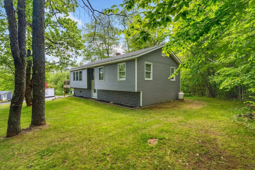 54 Barton Whitney Road Newport NH 03773