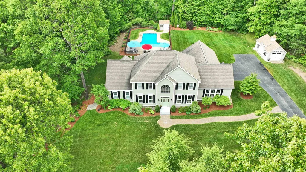 54 Pasture Road Auburn NH 03032