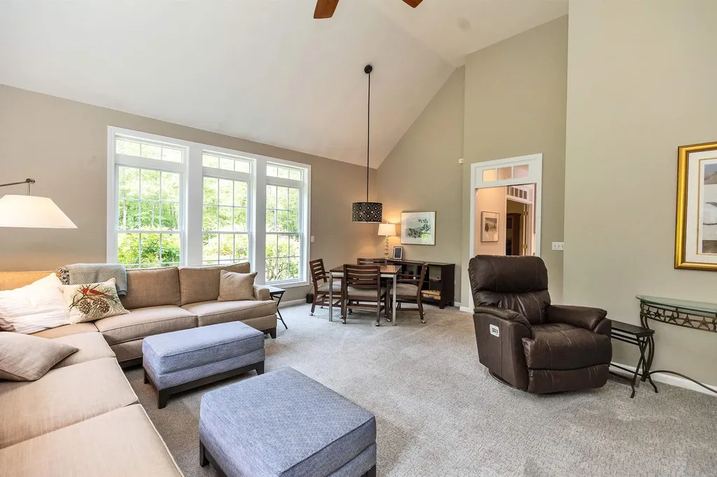 54 Pasture Road Auburn NH 03032