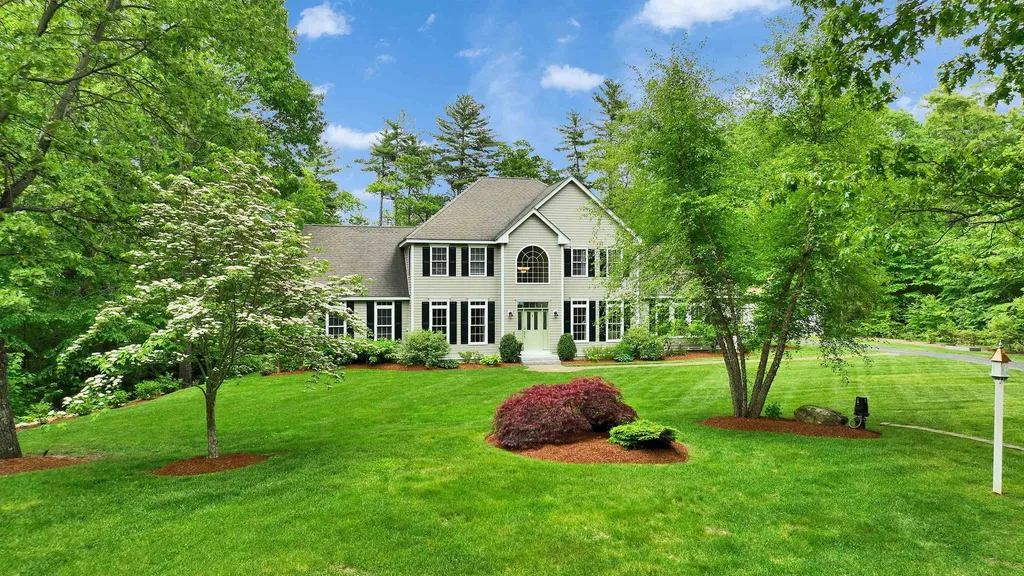 54 Pasture Road Auburn NH 03032