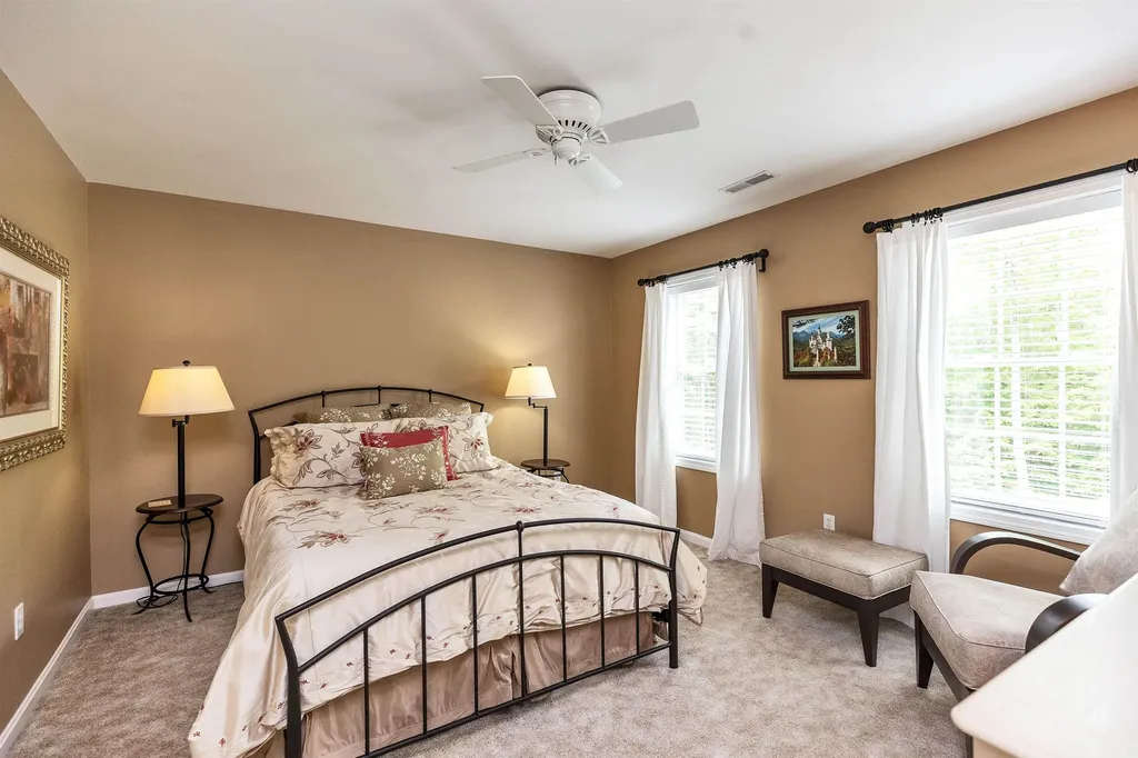 54 Pasture Road Auburn NH 03032