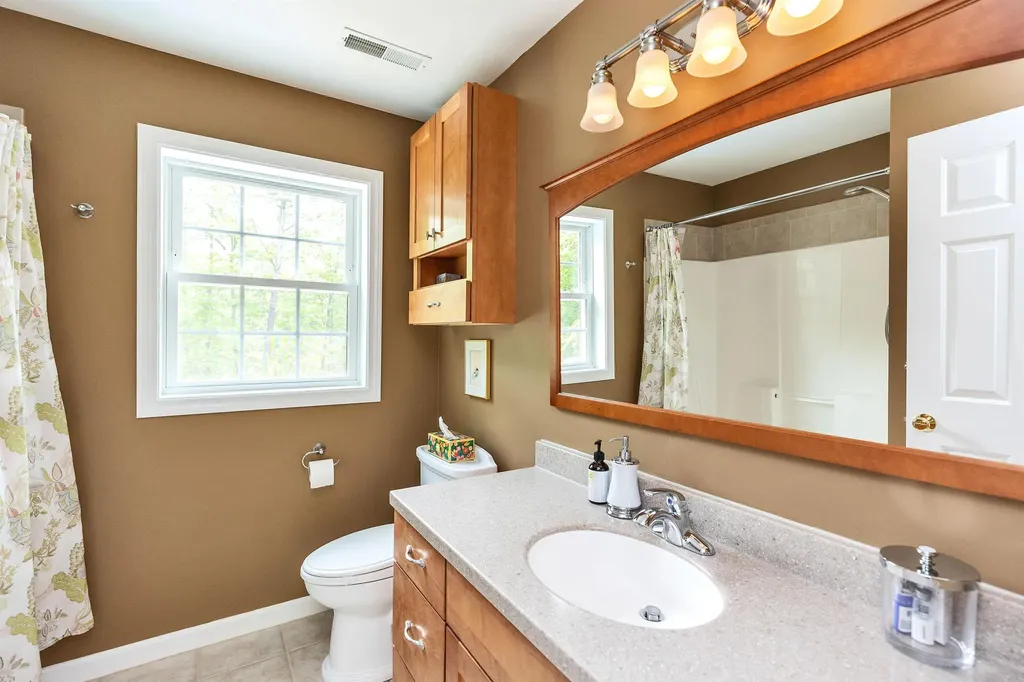 54 Pasture Road Auburn NH 03032