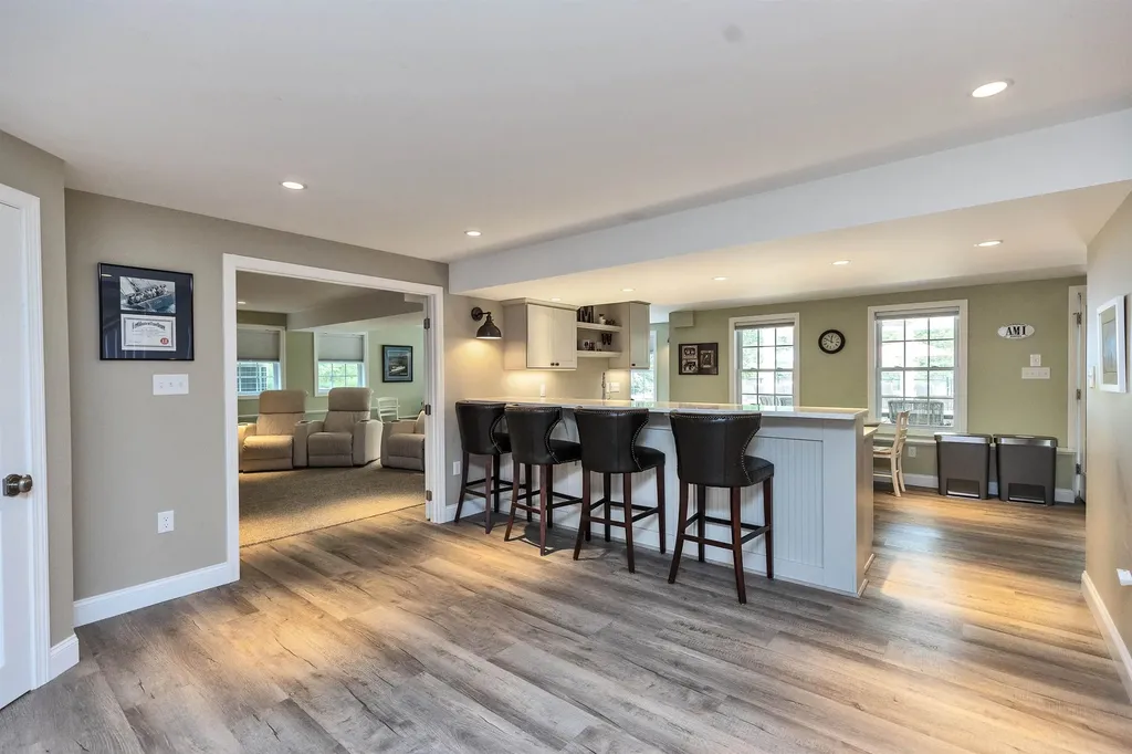 54 Pasture Road Auburn NH 03032