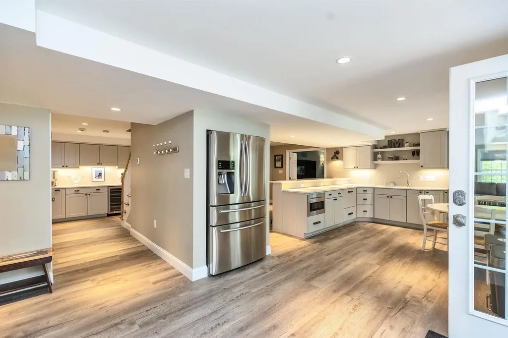 54 Pasture Road Auburn NH 03032