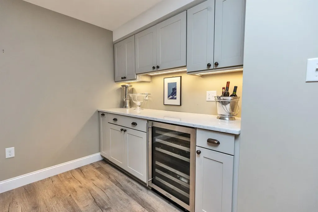 54 Pasture Road Auburn NH 03032