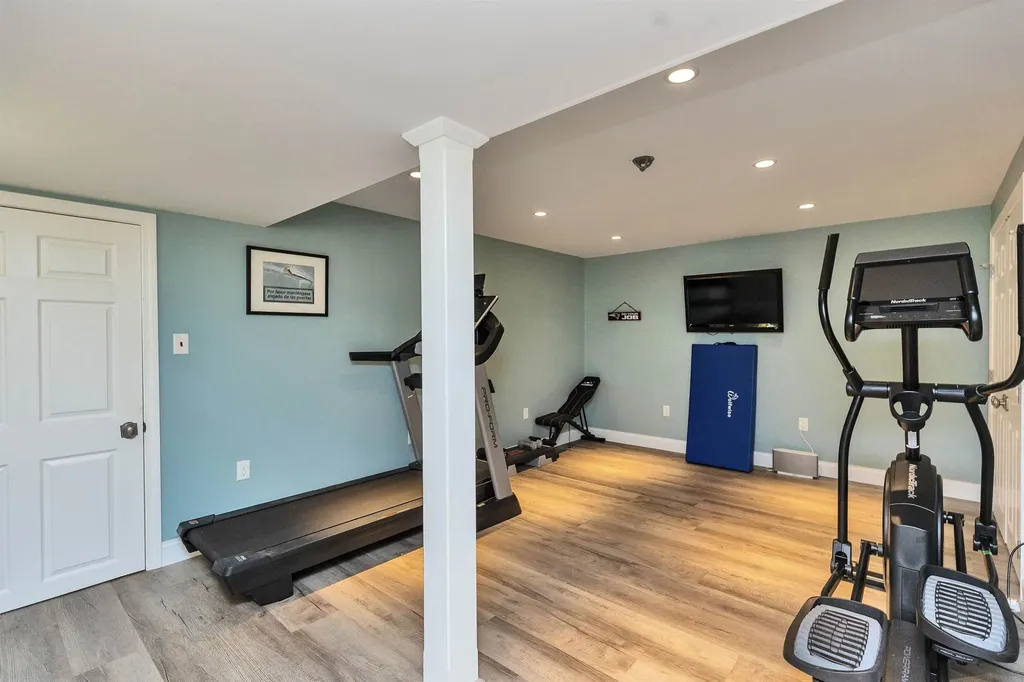 54 Pasture Road Auburn NH 03032