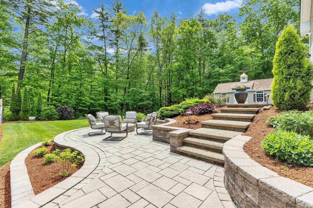 54 Pasture Road Auburn NH 03032