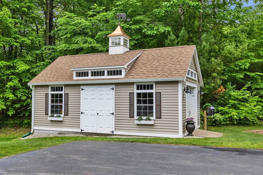 54 Pasture Road Auburn NH 03032