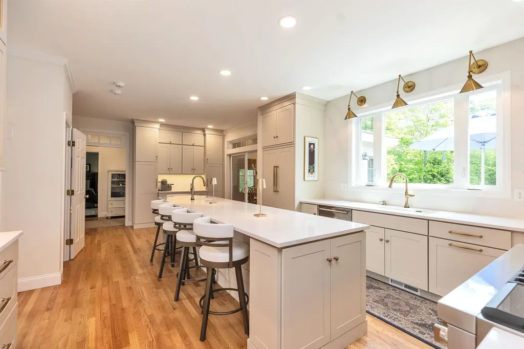 54 Pasture Road Auburn NH 03032