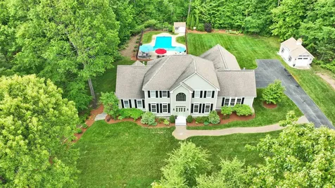 54 Pasture Road Auburn NH 03032