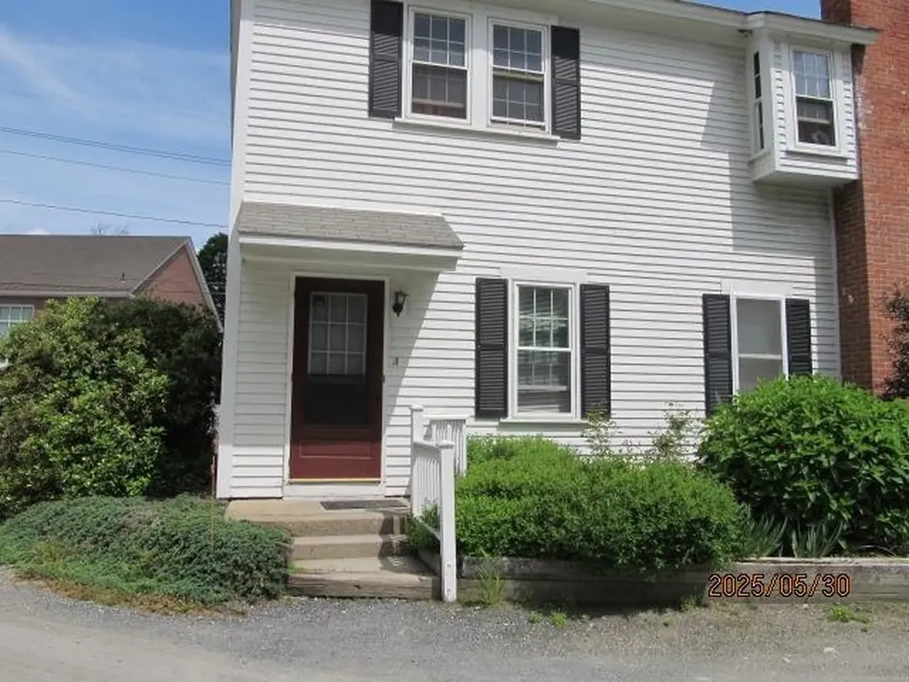 42 Olcott Lane Charlestown NH 03603