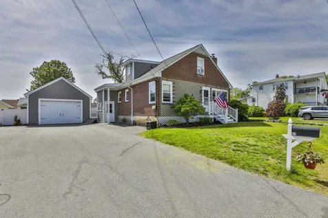 41 Larch Street Goffstown NH 03045