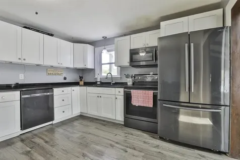 41 Larch Street Goffstown NH 03045