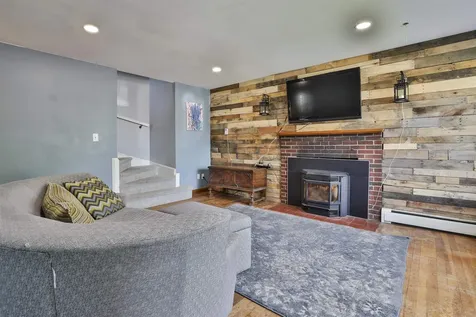 41 Larch Street Goffstown NH 03045