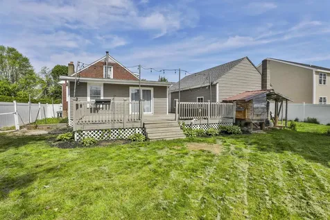 41 Larch Street Goffstown NH 03045