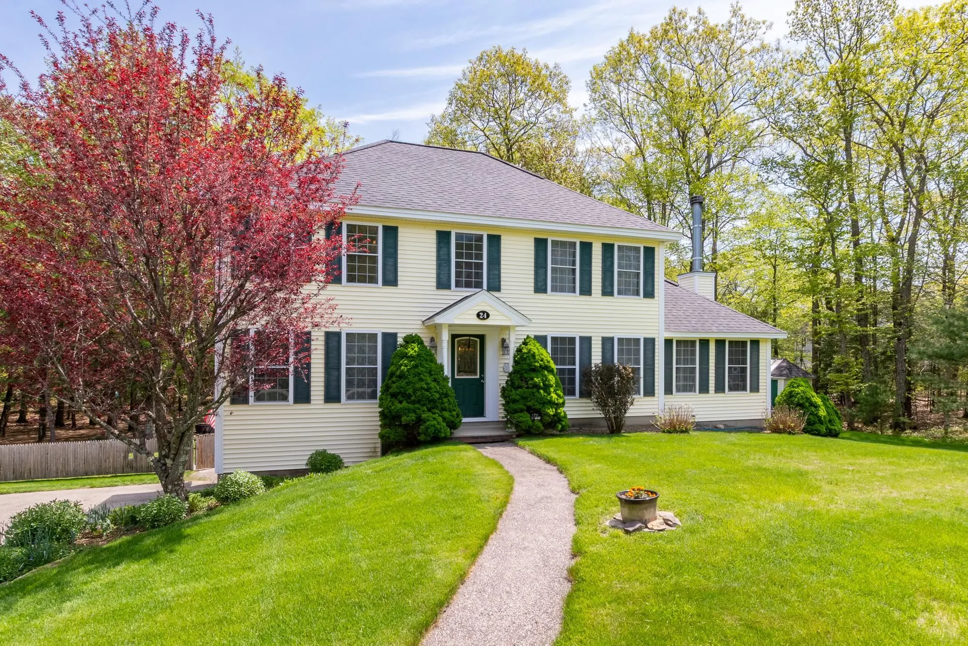 24 Watson Hill Road Raymond NH 03077