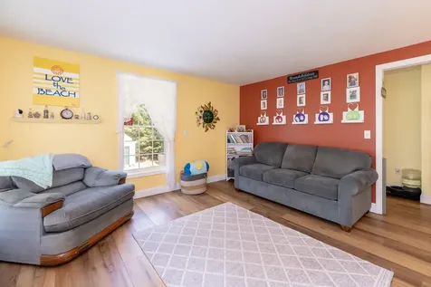 24 Watson Hill Road Raymond NH 03077
