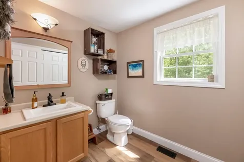 24 Watson Hill Road Raymond NH 03077