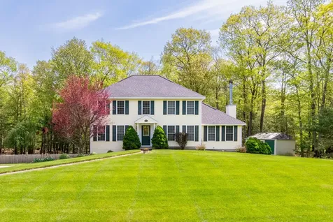 24 Watson Hill Road Raymond NH 03077