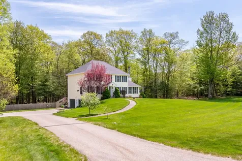 24 Watson Hill Road Raymond NH 03077