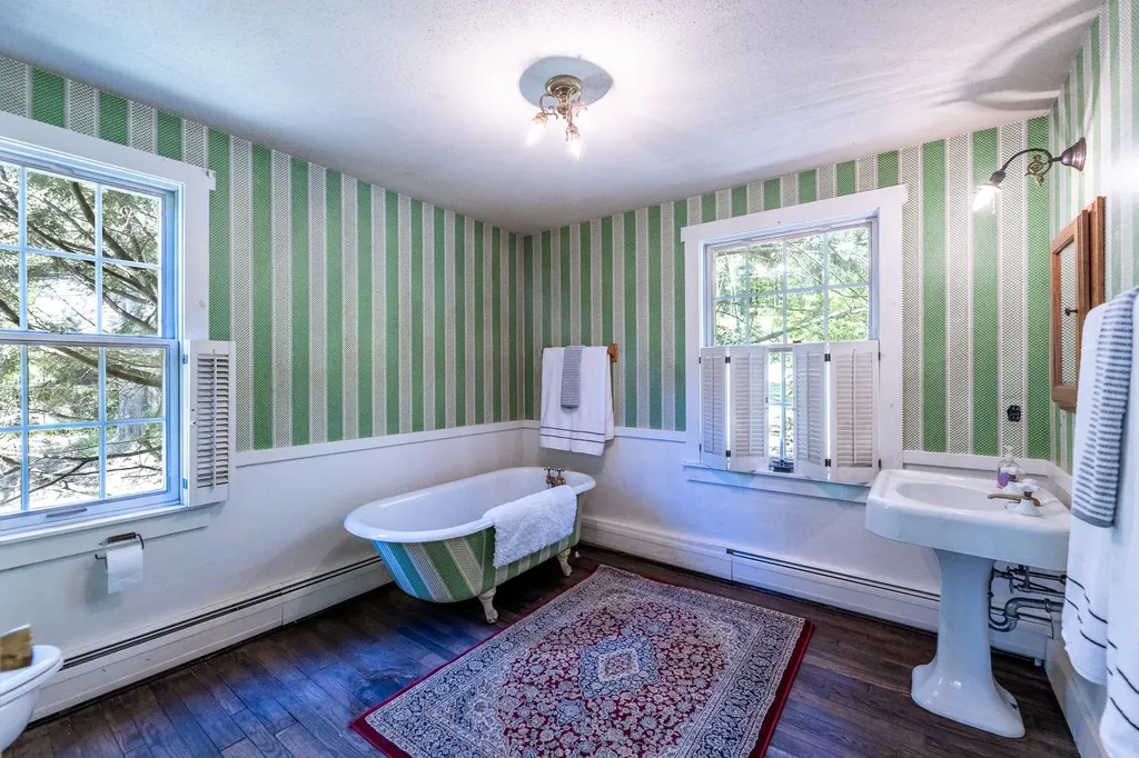 168 Thorn Apple Lane Hartford VT 05001