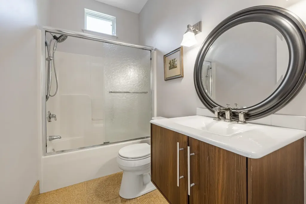 12 Apple Blossom Drive Lebanon NH 03784