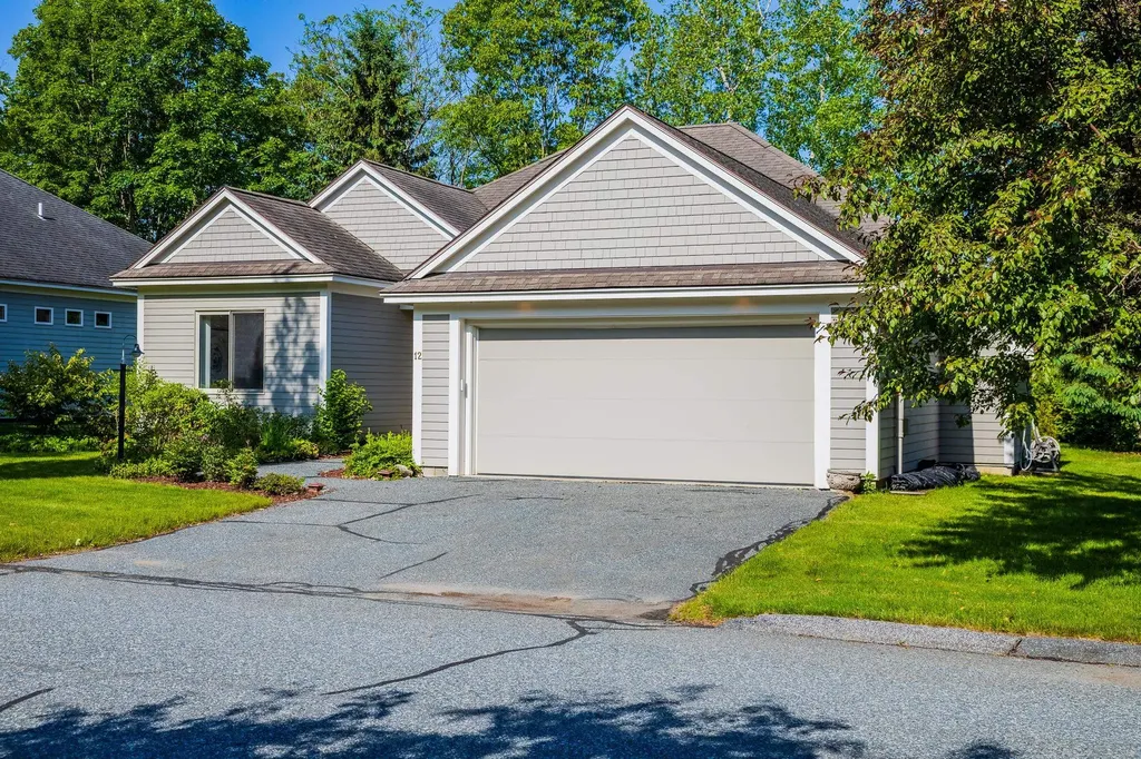 12 Apple Blossom Drive Lebanon NH 03784