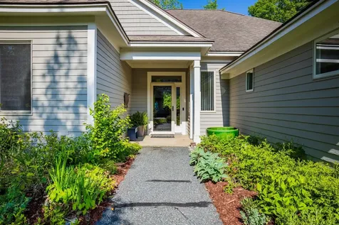 12 Apple Blossom Drive Lebanon NH 03784