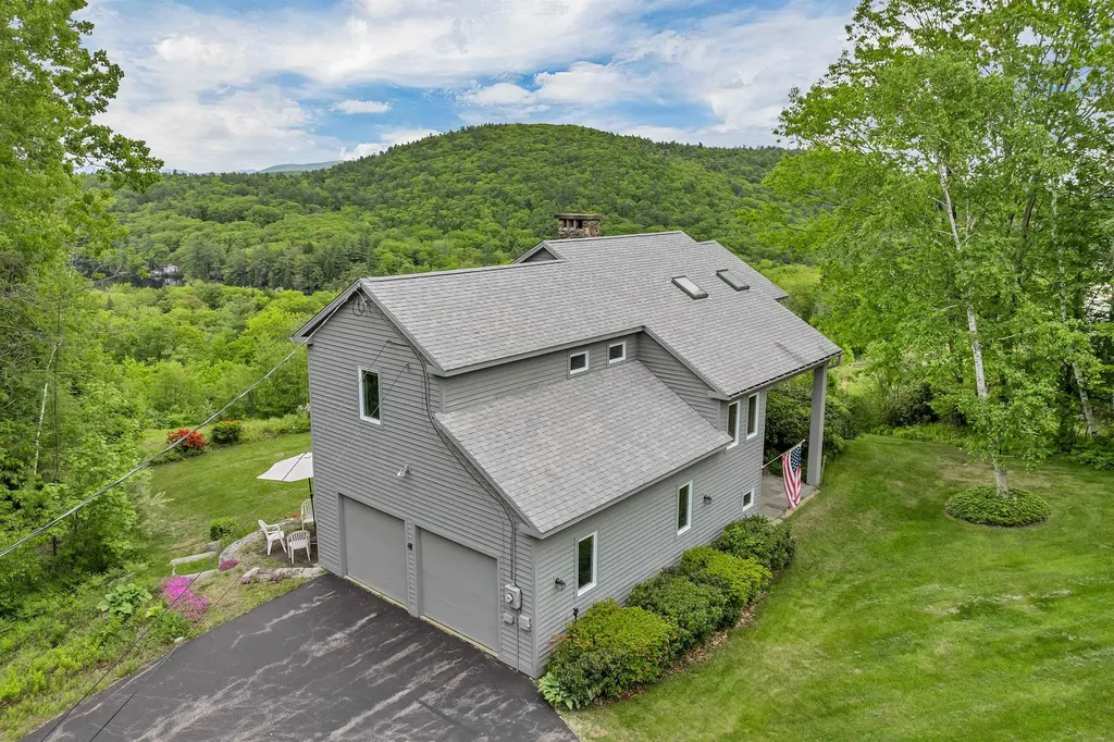 10 Lake View Drive New Hampton NH 03256