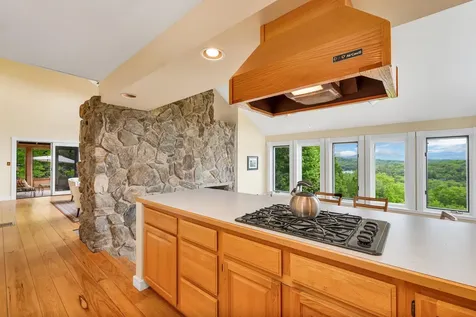 10 Lake View Drive New Hampton NH 03256