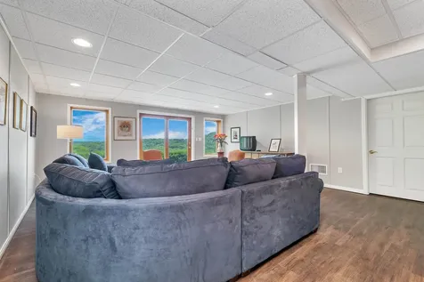 10 Lake View Drive New Hampton NH 03256