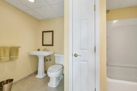 10 Lake View Drive New Hampton NH 03256