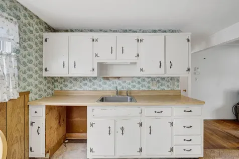 2 Cheyenne Street Dover NH 03820