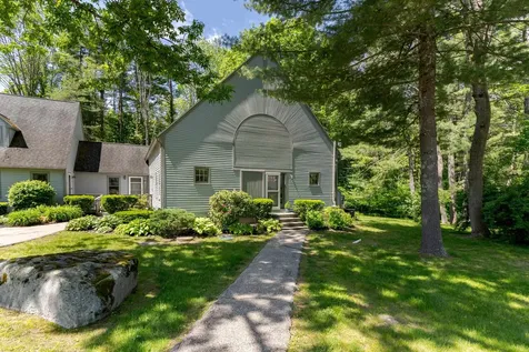 7 Glengarry Drive Stratham NH 03885