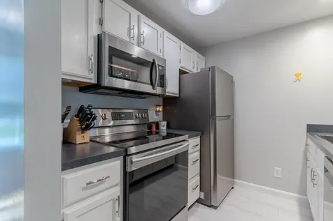 7 Glengarry Drive Stratham NH 03885