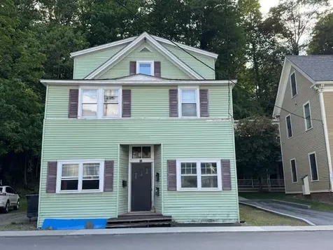 13 Pine Street Rockingham VT 05101