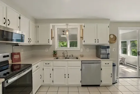 62 Palomino Lane Bedford NH 03110