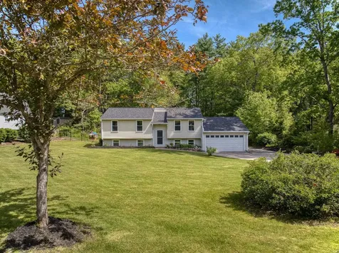 62 Palomino Lane Bedford NH 03110